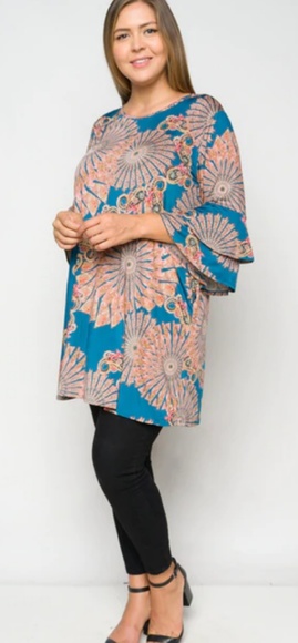 Plus tunic with double ruffled sleeves - Picture 3 of 6